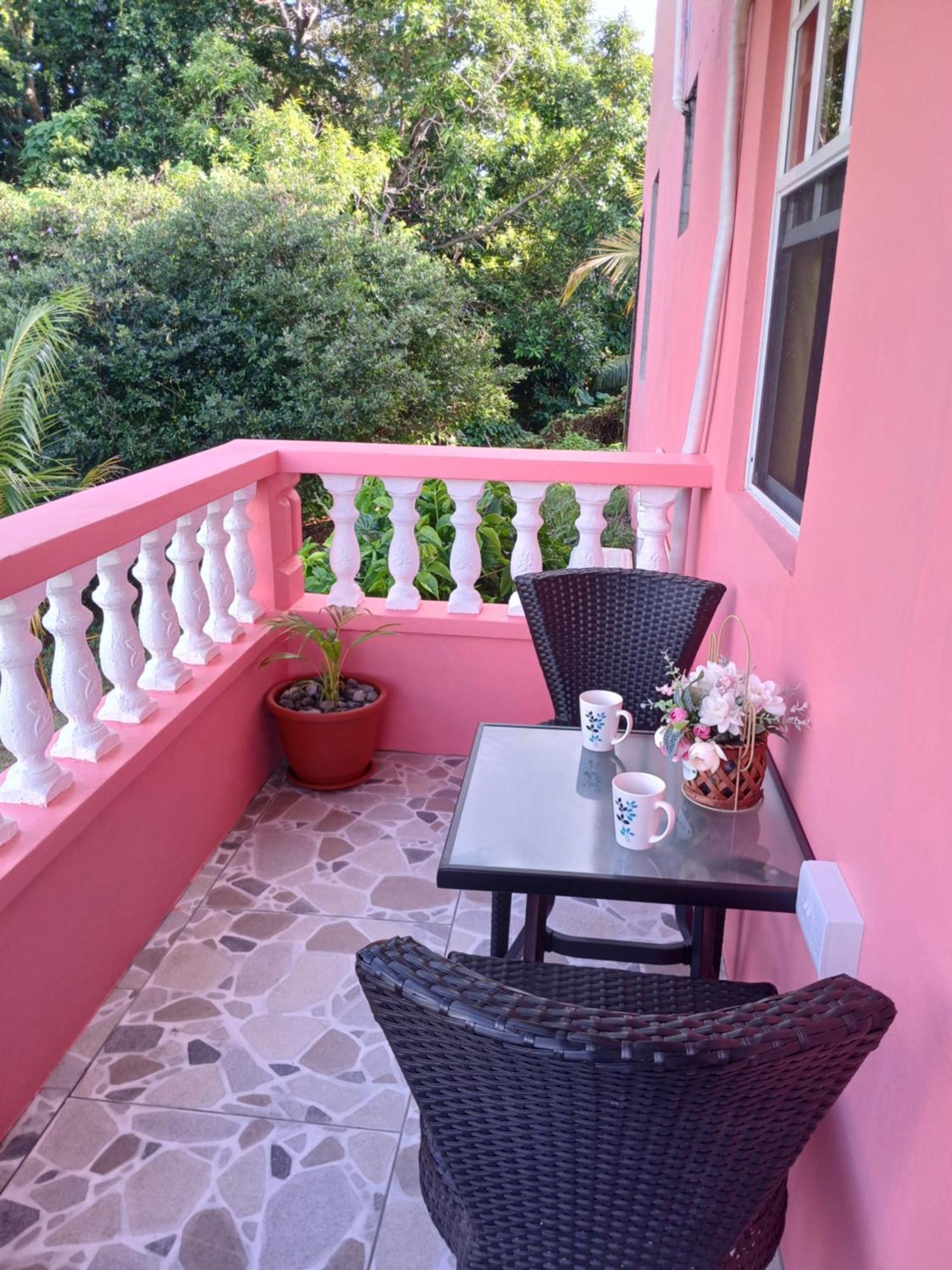 Natrue'S Haven Bed & Breakfast Marigot ภายนอก รูปภาพ